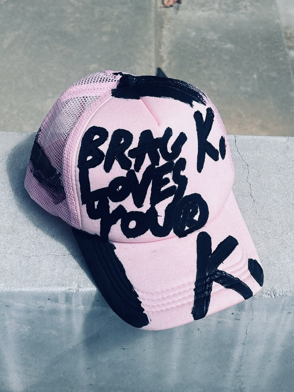 BRAG LOVES YOU K. HAT