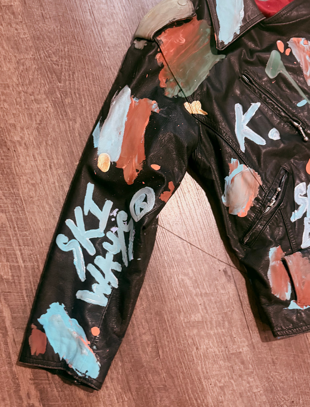 CURRENTLY ASHING ON GOOD GARMENTS K. JACKET