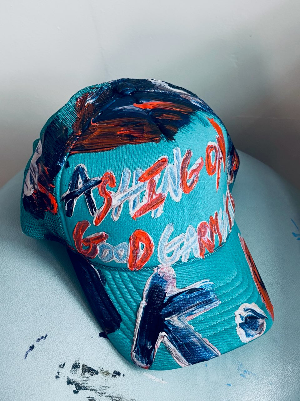 ICONIC MOTION, TOUCHÉ K. HAT