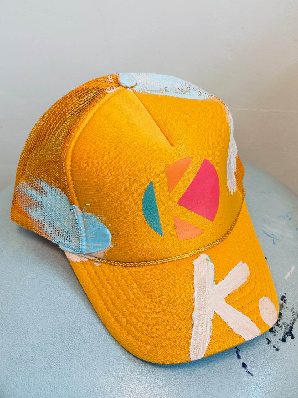 VERY UNFORGETTABLE, TOUCHÉ K. HAT