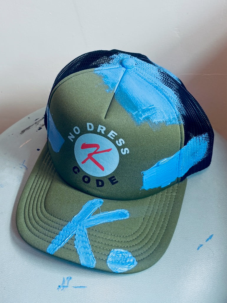 OVERLY BRAGGER K. HAT